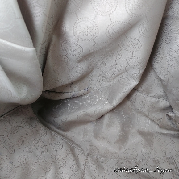 MICHAEL KORS JETSET TRAVEL SIGNATURE METALLIC TOTE - Picture 6 of 10